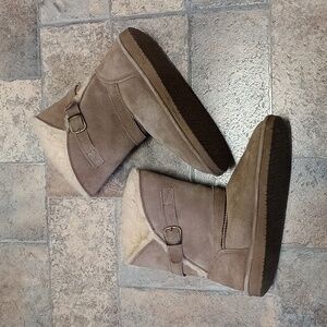 BearPaw Annie suede boots size 9